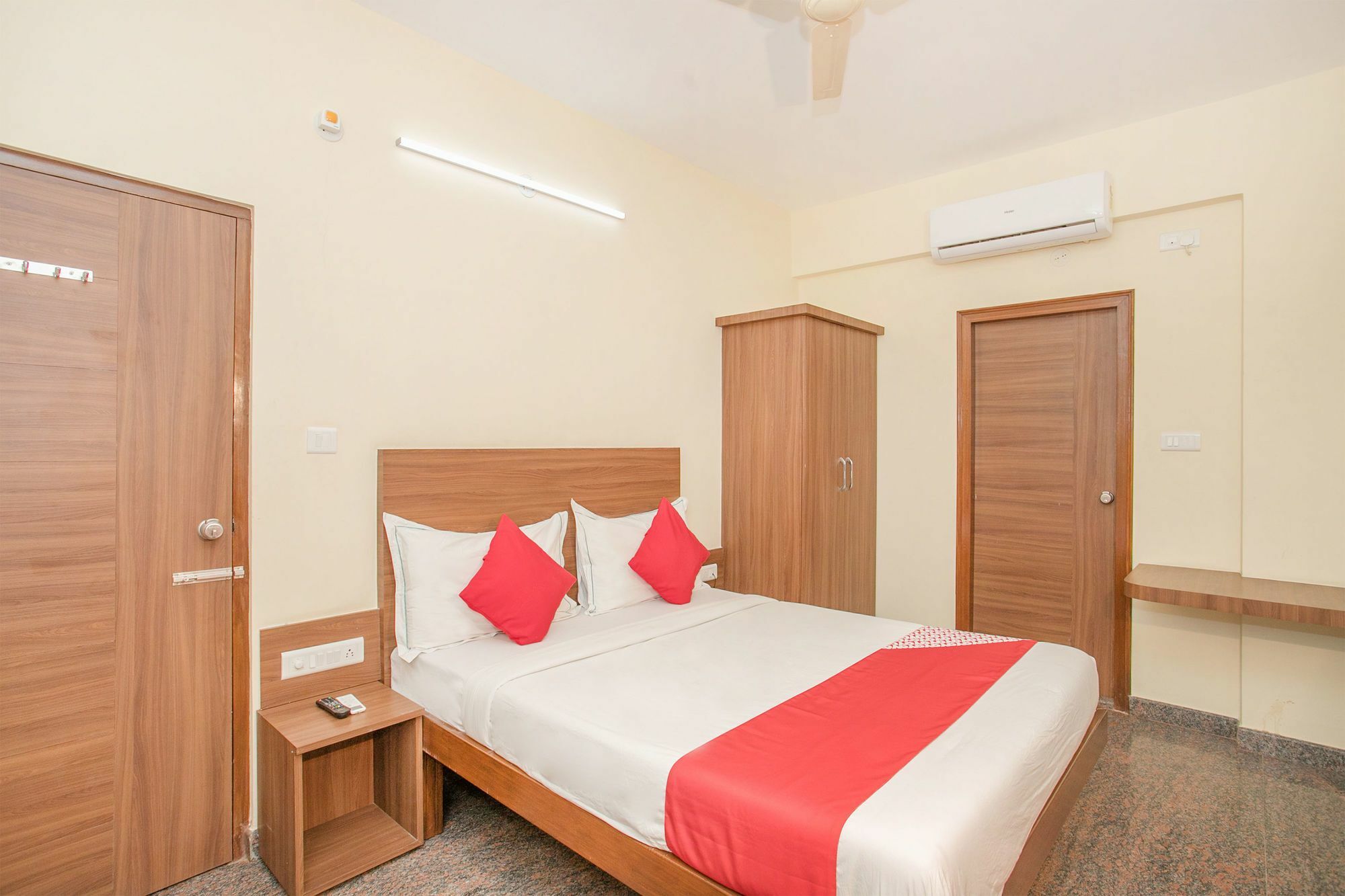 Hotel O Champion Comfort Near Hosahalli Metro Station Bangalore Bagian luar foto