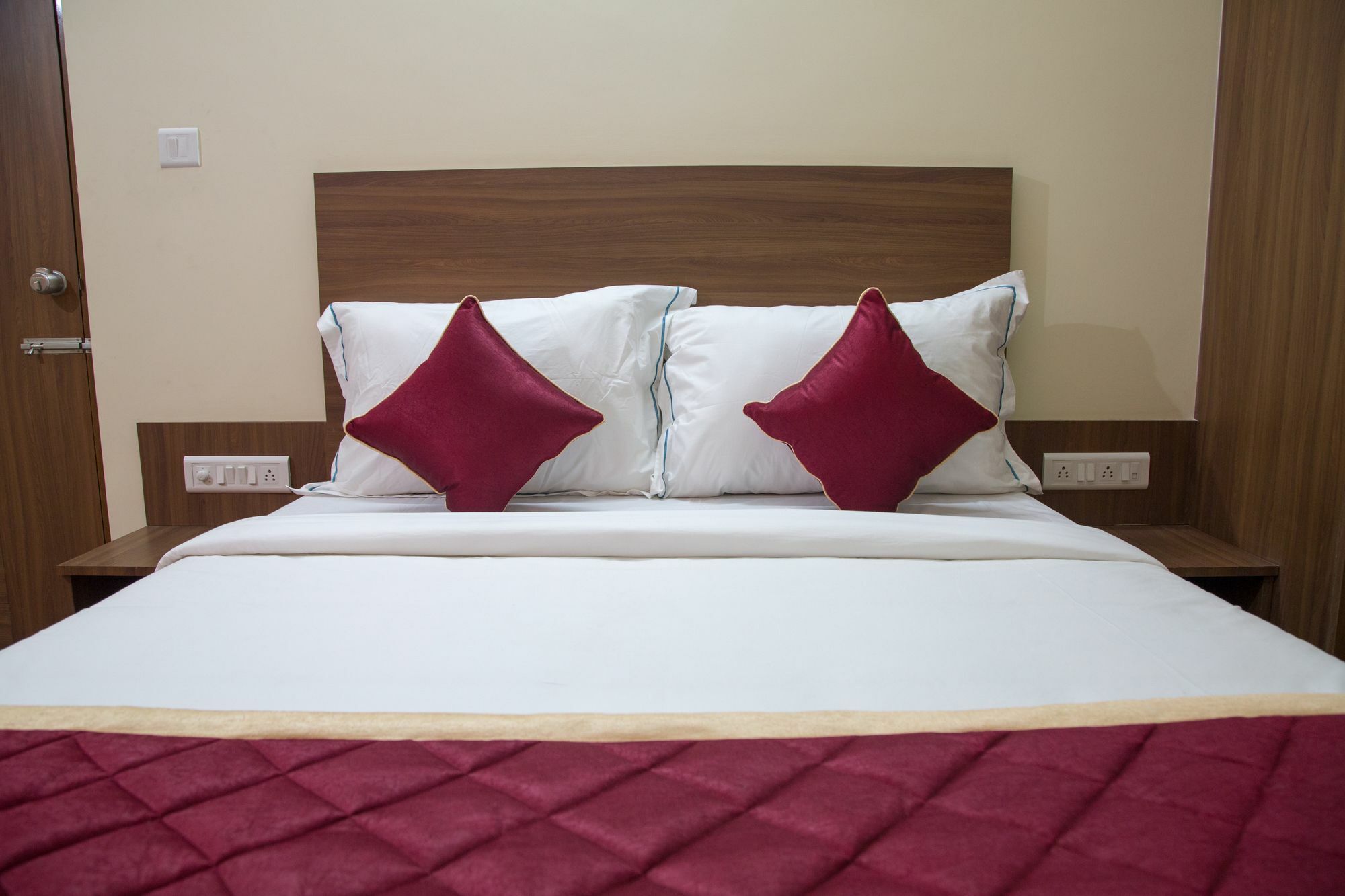 Hotel O Champion Comfort Near Hosahalli Metro Station Bangalore Bagian luar foto